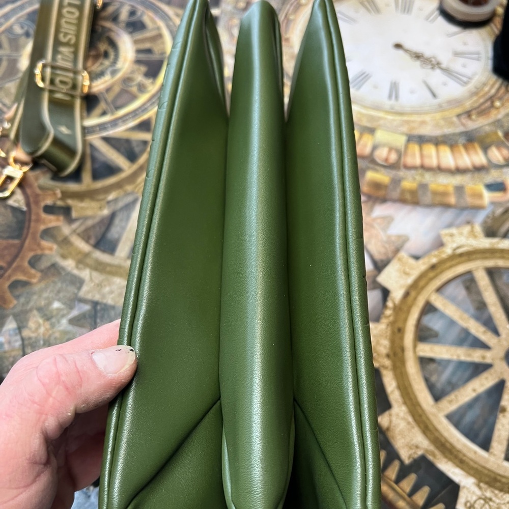 Louis Vuitton Coussin Bag - Picture 7 of 14